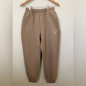 Atoir the bounce track pants in taupe